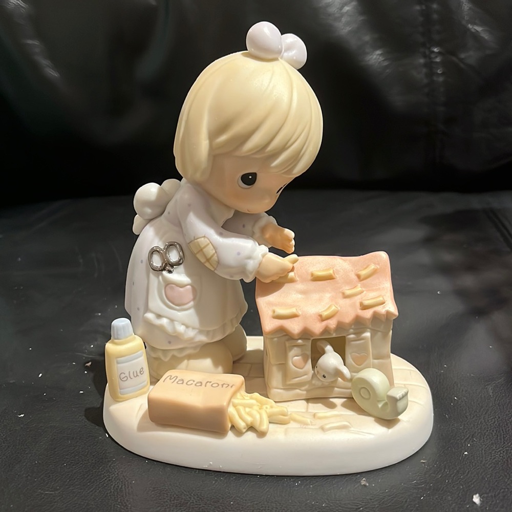 Precious Moments Figurine ✨